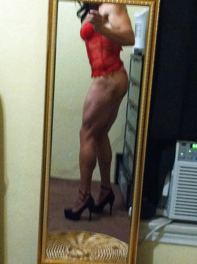 Latina cd in heels