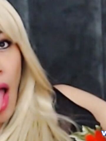 Sexy Shemale Feeling Horny On Her Boyfriend