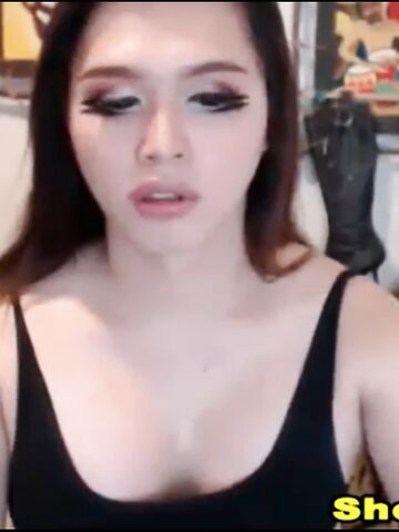 Shemale loves masturbating her Big Cock On Cam