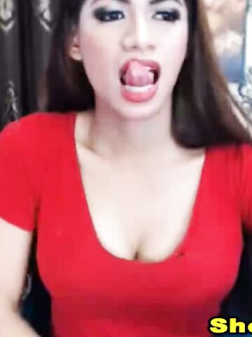 Shemale Hot tits