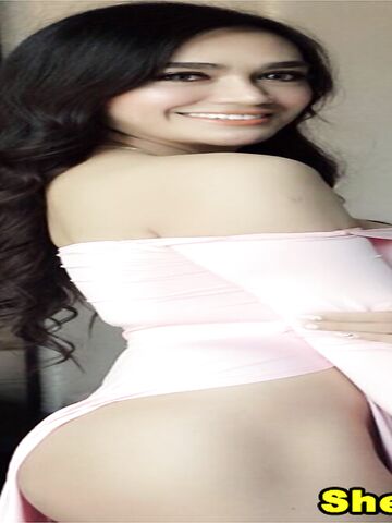 Busty hot shemale play his toy live