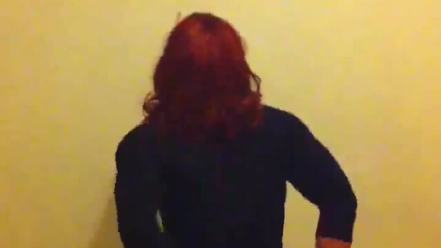 Solo shemale on webcam