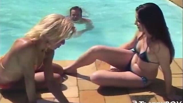 Shemales blow him poolside