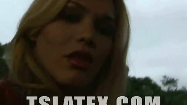 Shemale in latex dress