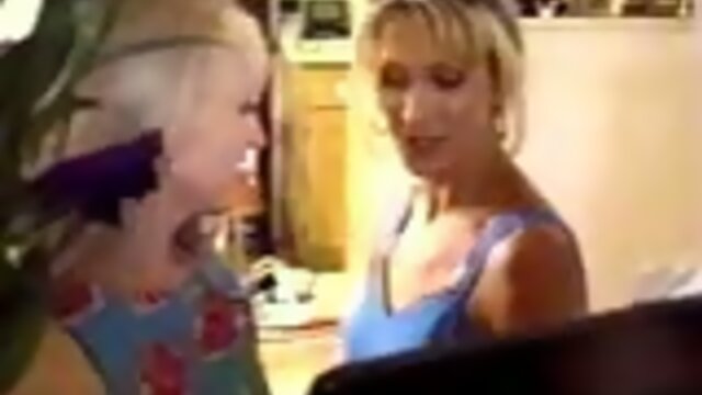 Shemale anal in classic clip