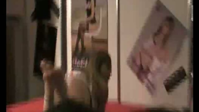 Shemale stripper works the pole