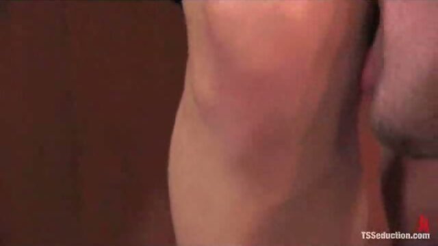 He worships her shemale body