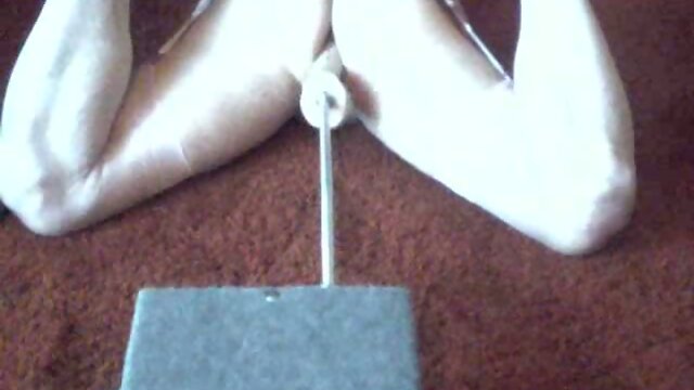 Solo CD loves toy sex