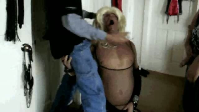 CD blows two horny guys