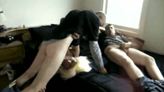 CD blows two horny guys