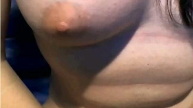Nice Tranny`s Powerful Climax Show on Webcam!
