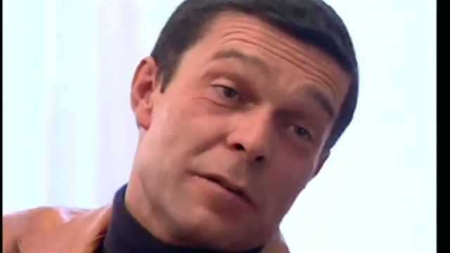 Mature sex party with shemale