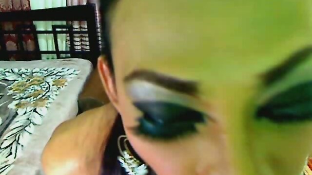 Big Cock Tranny Masturbating on Cam