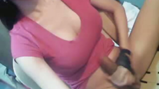 TS Masturbates On Webcam