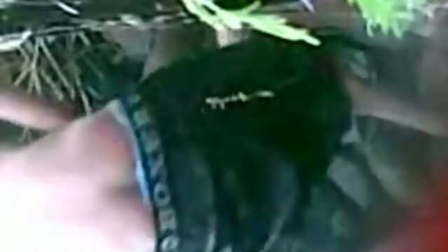 Sultry Seductress: A Steamy Teen Shamele Performance