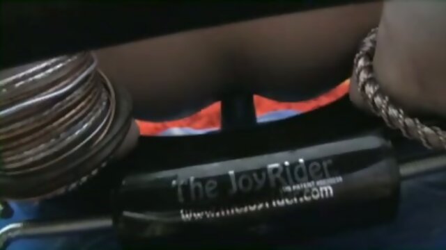 A Queen`s Sensual Exploration: A Solo Journey of Empowerment