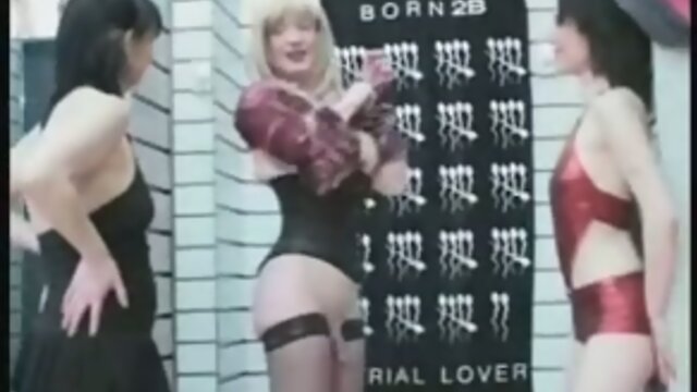 shemale anal fisting - Maitresse Roxanne (1)