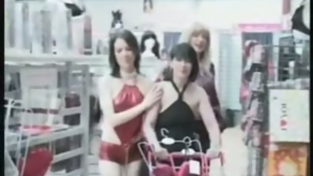 shemale anal fisting - Maitresse Roxanne (5)