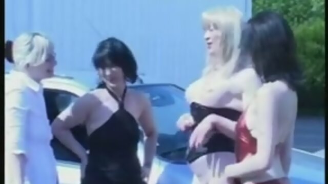 shemale anal fisting - Maitresse Roxanne (8)