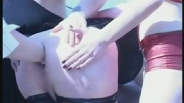 shemale anal fisting - Maitresse Roxanne (8)