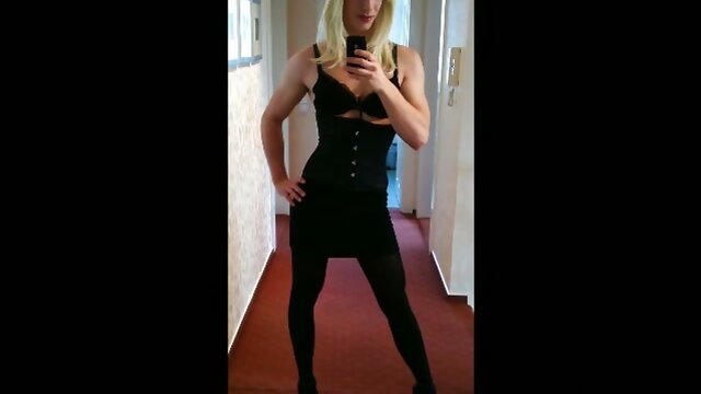 Amateur Teen Crossdressers!