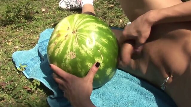 Odd shemale fuck a watermelon