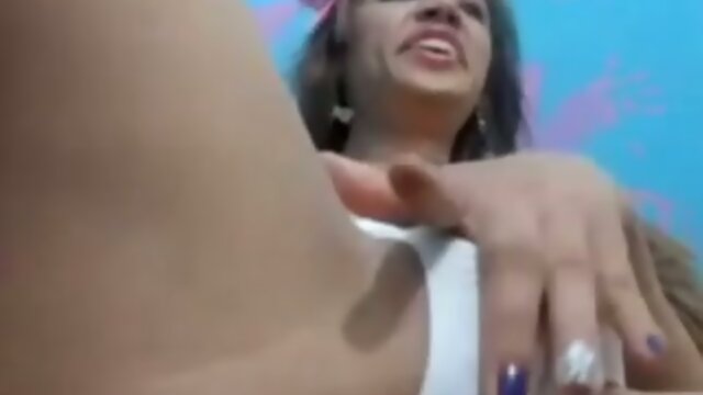 Pretty teen tranny on cam