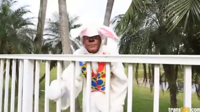 Natassia Dreams hot chocolate tranny getting her ass