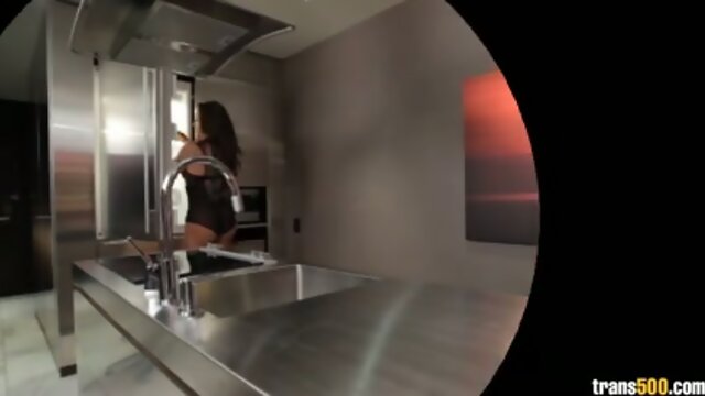 Lovely Eva Lin joins beautiful Jessy Dubai