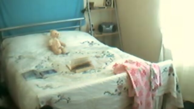 School gurl Slag has dirty sex with two men