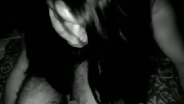 Amateur Turkish tranny sucks and gets fucked