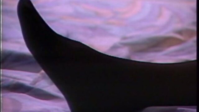 Solo tranny ho plays with dildo