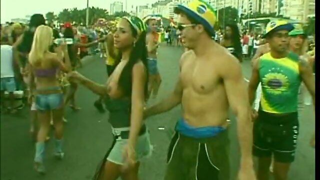 Two men fuck slutty blond and the maid