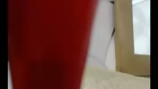 travesti burcu nutella ile yaliyor yarragi
