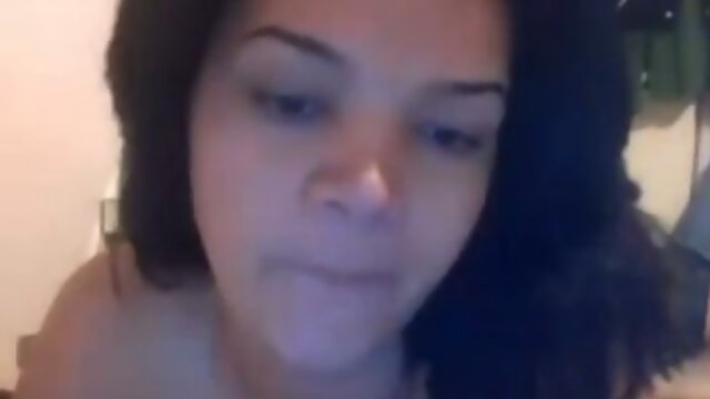 Lovely Brunette trap , on her webcam ( No Sound )