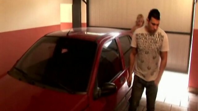 Threesome With Shemale Hot Anal Fucking