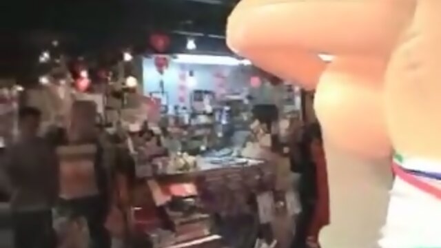 Daring Japanese Exhibitionist: Publicly Stripping Down for All to See!