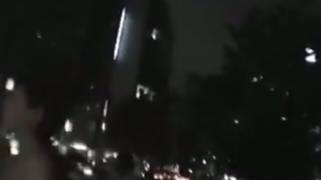 Daring Japanese Exhibitionist: Publicly Stripping Down for All to See!