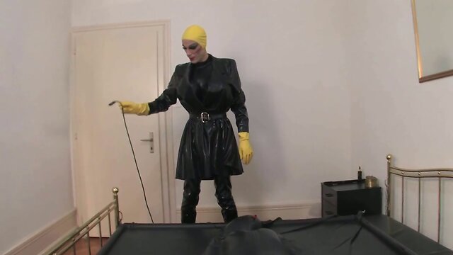 Bizarre breath control  - 04