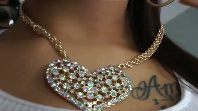 Slim black TS Honey Foxx sweet sex with female Francesca Le