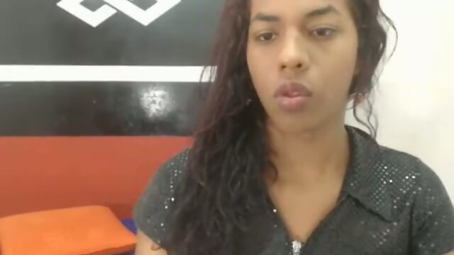 Teen shoots big load on Webcam