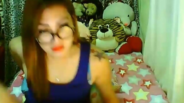 Cute Asian Tranny Jerking Off her Cock