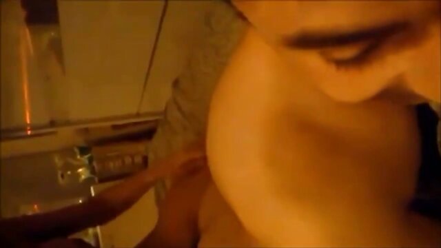 Hot Travesti`s Sultry Moves: Tease & Flaunt Her Curves!