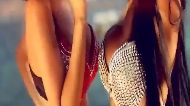 Ladyboy Mint vs Sunny Babes