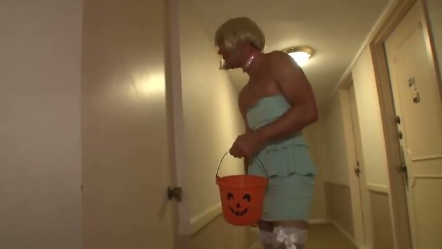 He`s an Actor, Not Gay: Paid to Play a Role