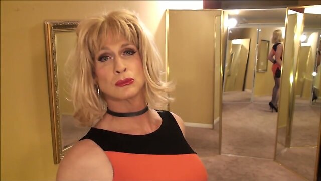 CD in pantyhose and lingerie