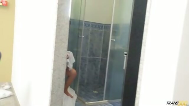 Nicolly Lopes Behind the Scenes