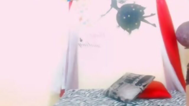 Tranny slim small tits dildo in big round ass