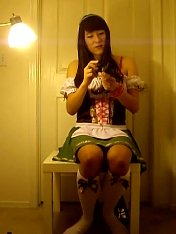 Korean crossdresser, Jooeun Lee masturbatiing her ass hole.