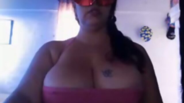 Sensual Moves and Seductive Curves: A Beautiful Transgender Performance